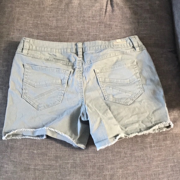 Lauren Conrad Denim Shorts in Greenish Grey. - Picture 2 of 2